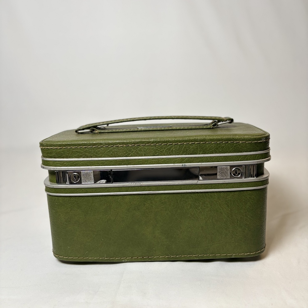 Samsonite Fashionaire Women's Green Vanity Train Case Vintage 1970s Hard Casing